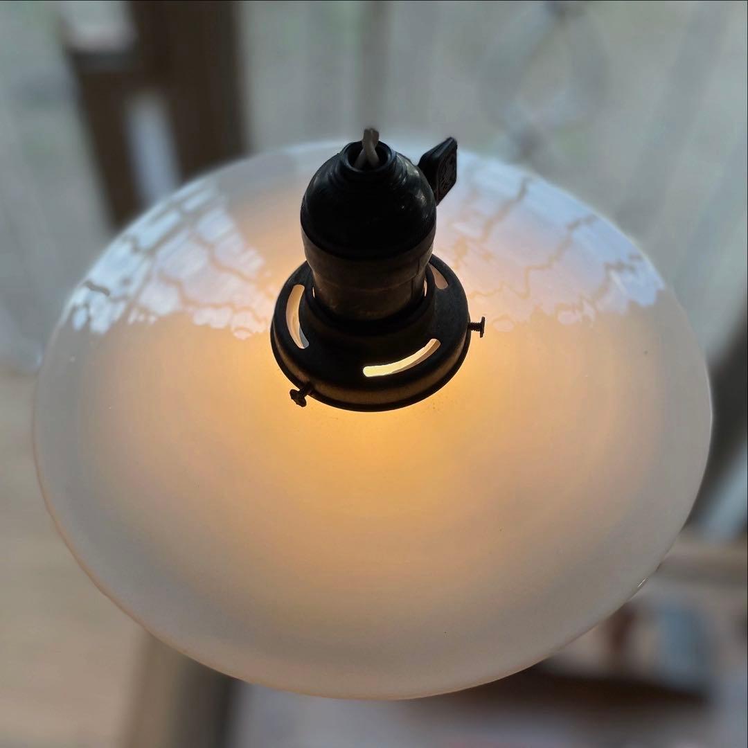 アンティーク　古い乳白ガラスシェードランプ　レトロ　吊り下げ照明　アトリエランプ