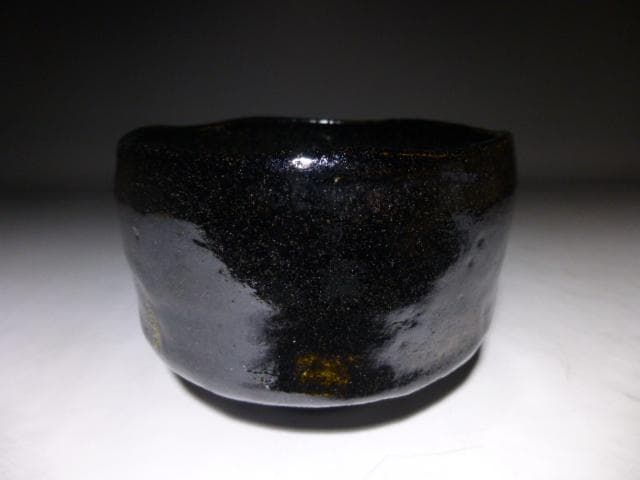 楽吉左衛門　十二代　弘入　黒茶碗／共箱共布／裏千家十五代鵬雲斎極め箱／銘「富松」