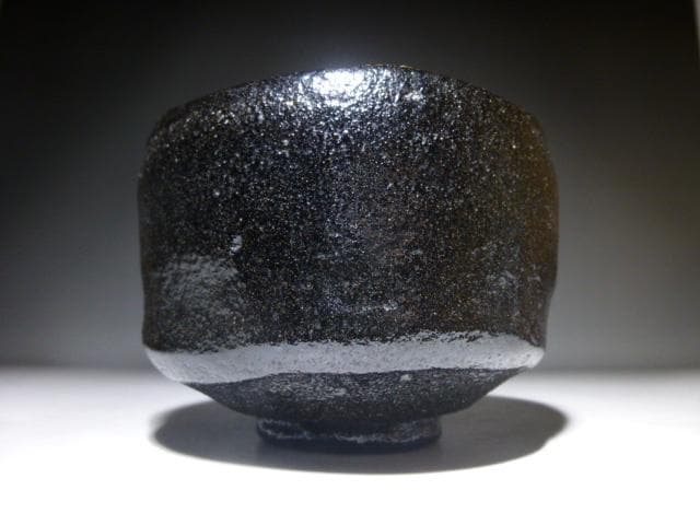 楽吉左衛門　十二代　弘入　黒茶碗／共箱共布／裏千家十五代鵬雲斎極め箱／銘「富松」