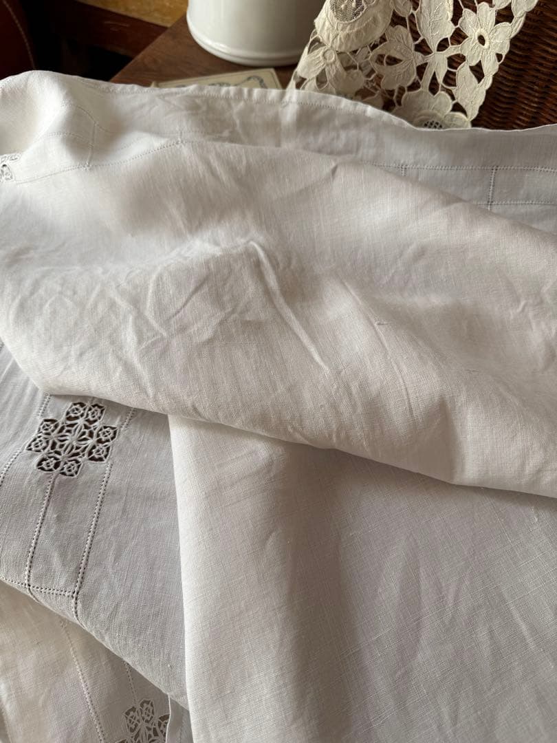 フランスアンティークஐ⋆*ホワイトリネンの素敵な刺繍クロスஐ⋆*
