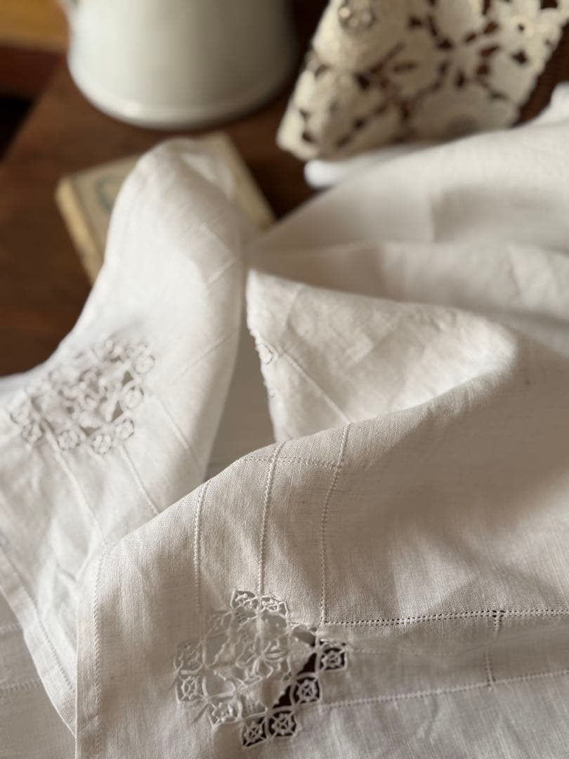 フランスアンティークஐ⋆*ホワイトリネンの素敵な刺繍クロスஐ⋆*