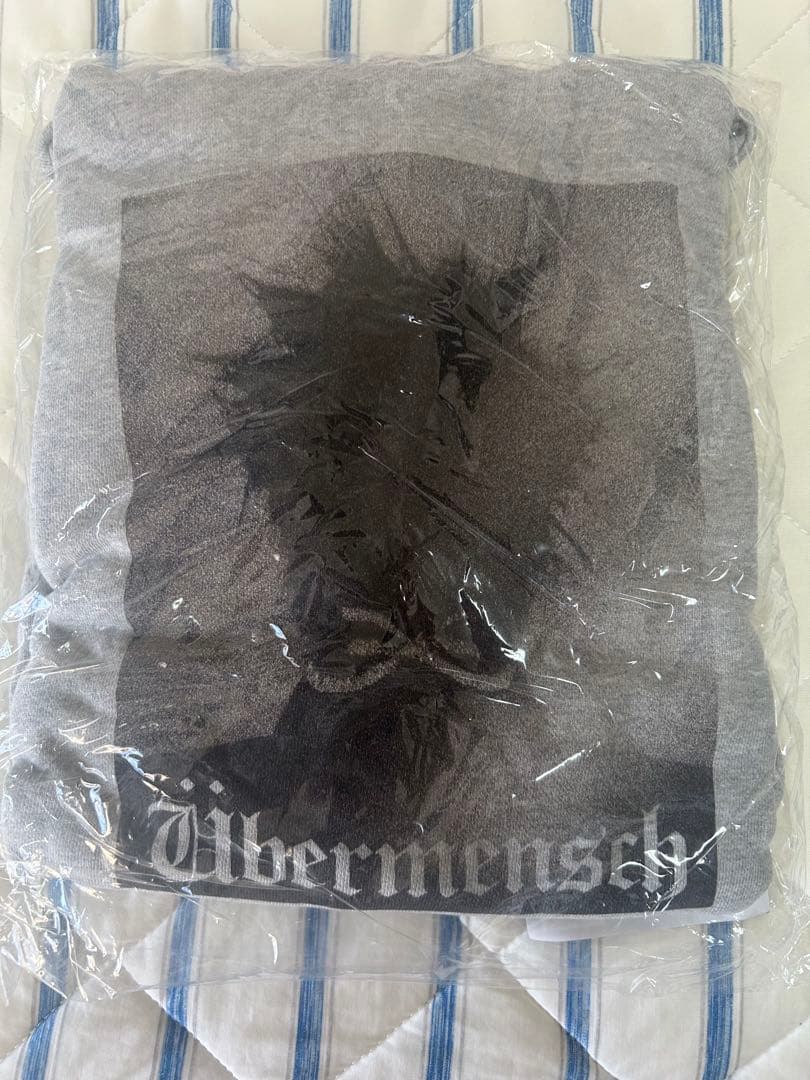 ウーバーメンシュ グレー フーディー