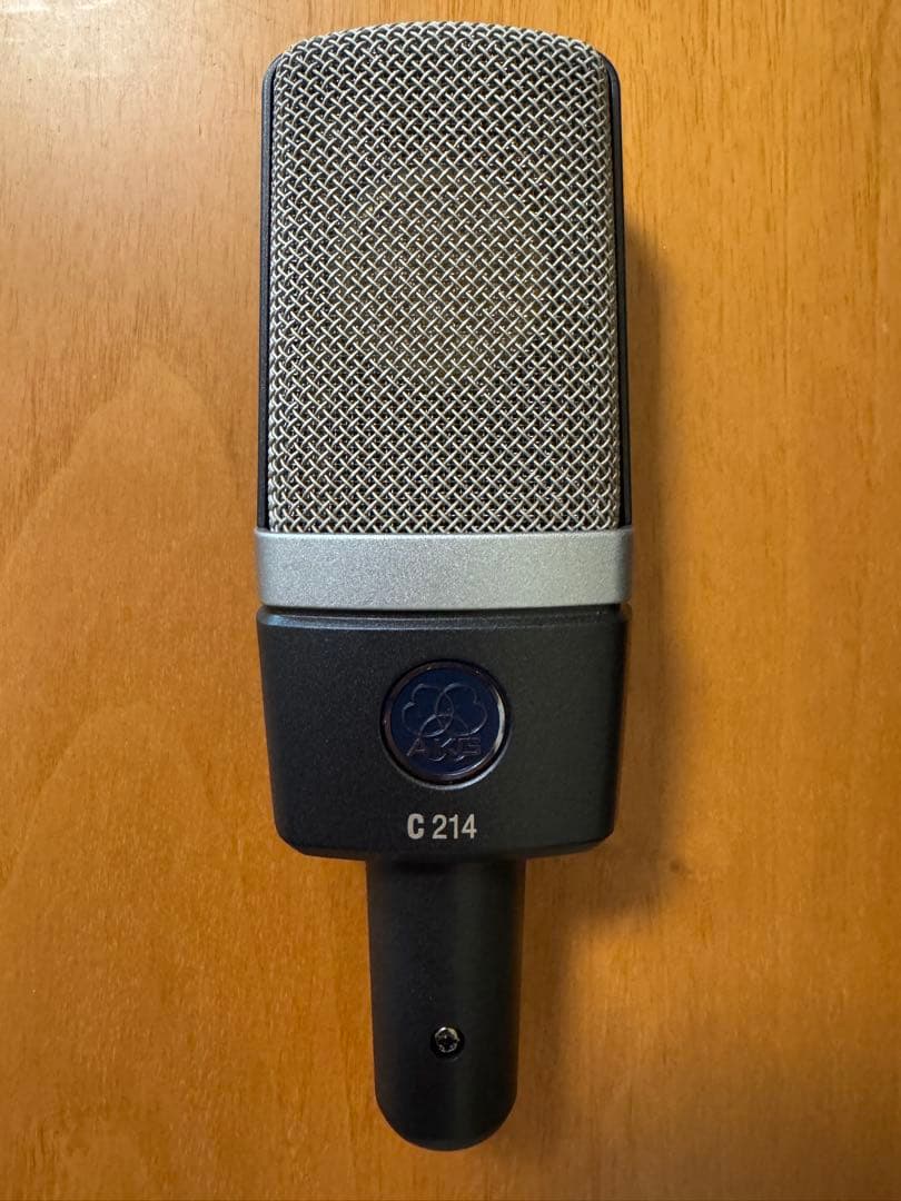 AKG C214 コンデンサーマイク／ケーブル、ポップガード付き