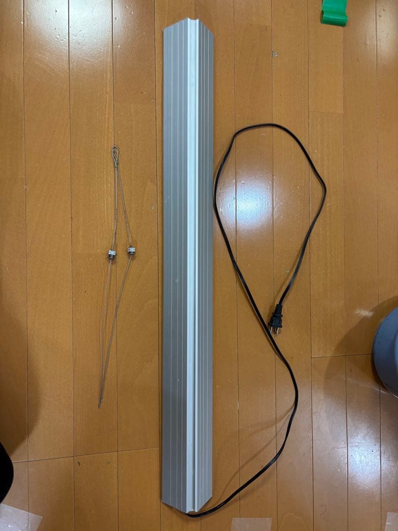 アクロ　TRIANGLE LED GROW 900 中古