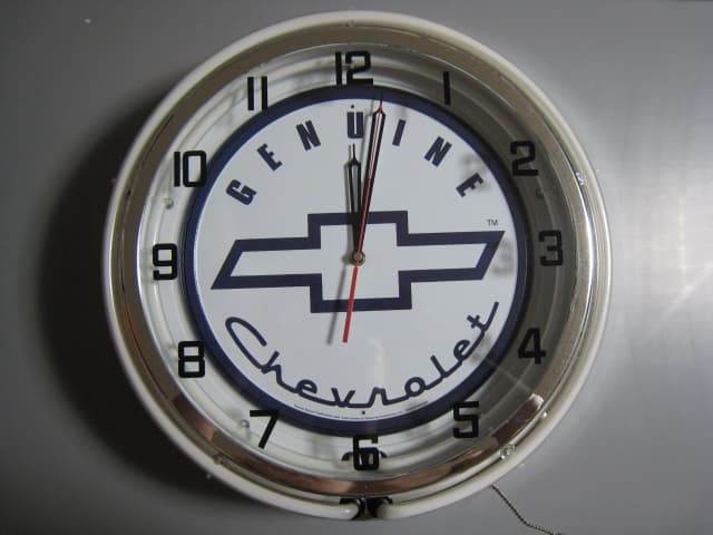 シボレー ダブル ネオンクロック　ガレージ　世田谷ベース