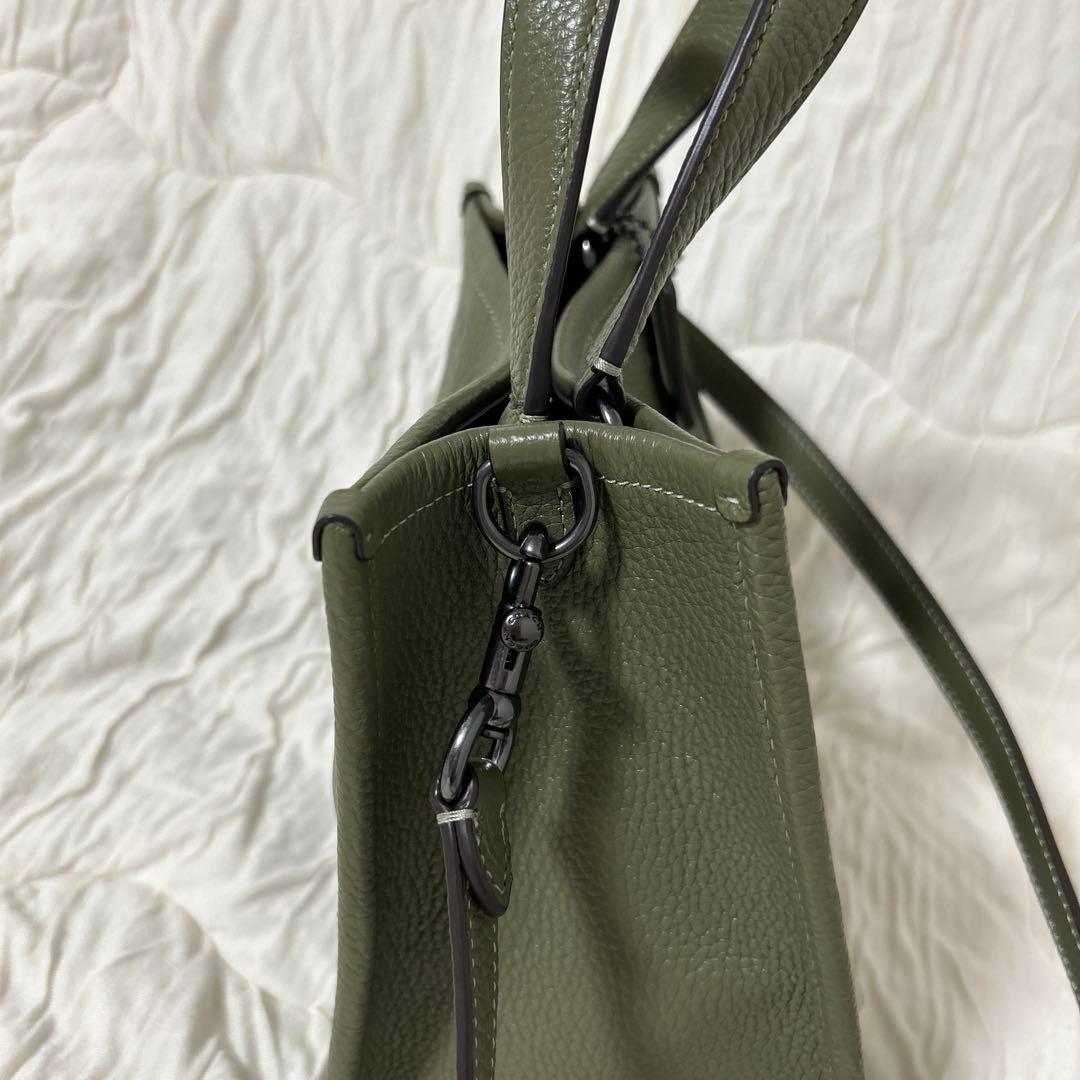 コーチ　オリーブグリーン レザー ショルダーバッグ