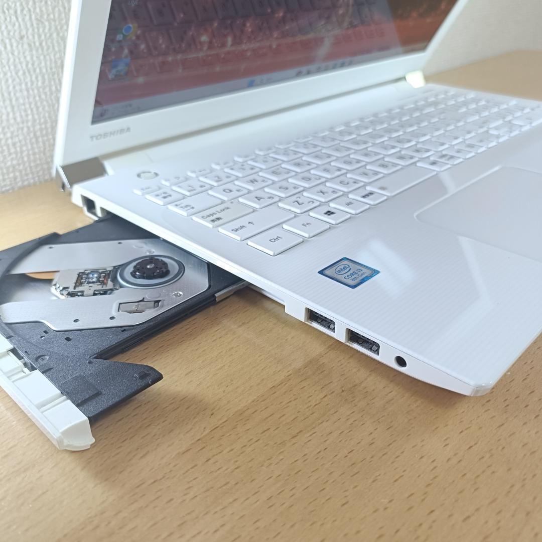 8世代 Corei3 Windows11 SSD メモリ12GB ノートPC 白