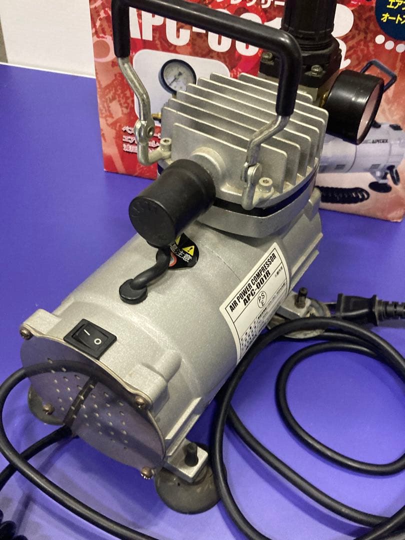 エアーコンプレッサー APC-001R エアータンク CHST-02 セット