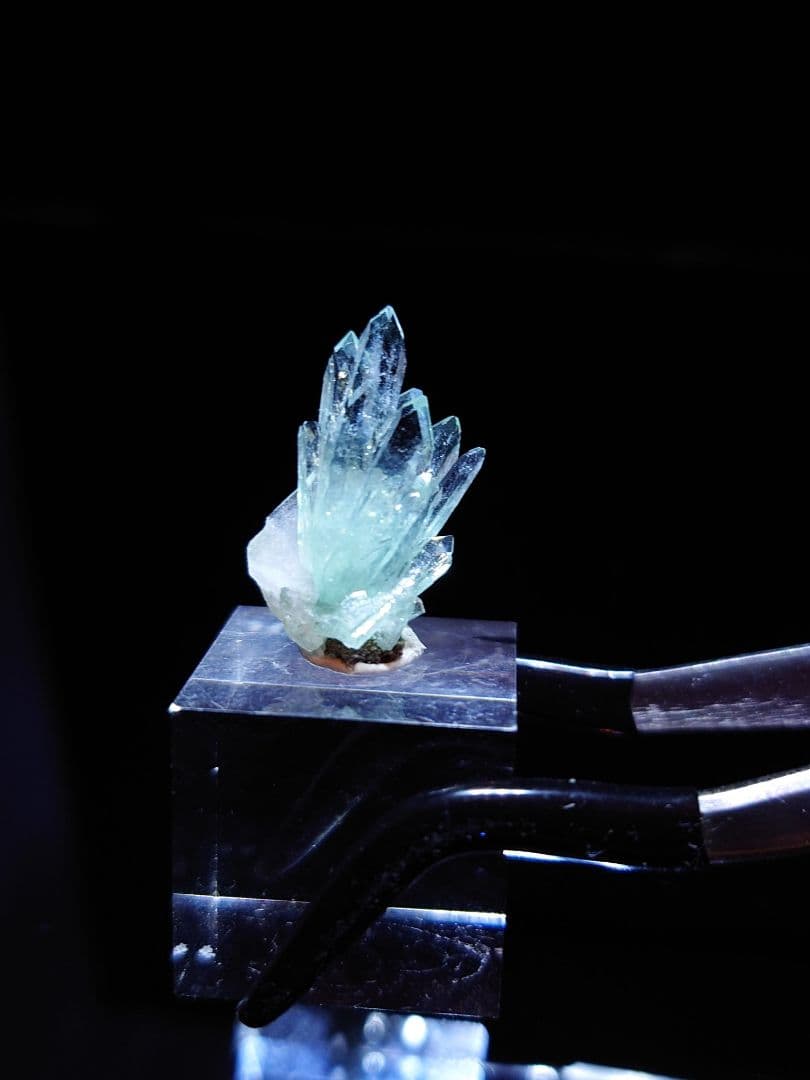 アポフィライト インド産 鉱石 鉱物 ミネラル 標本 原石 犬牙状