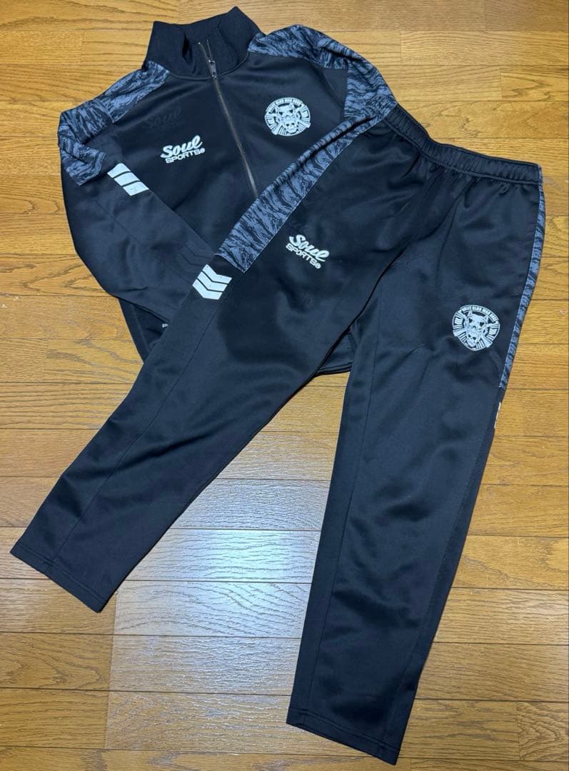 新日本プロレス　BULLET CLUB WAR DOGS ジャージ上下