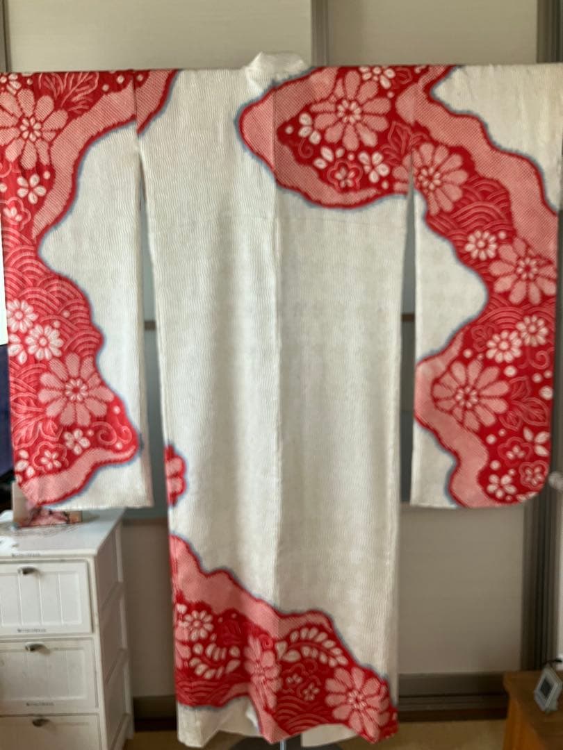 ちー様 希少手絞り」正絹　杢目の総絞り振袖