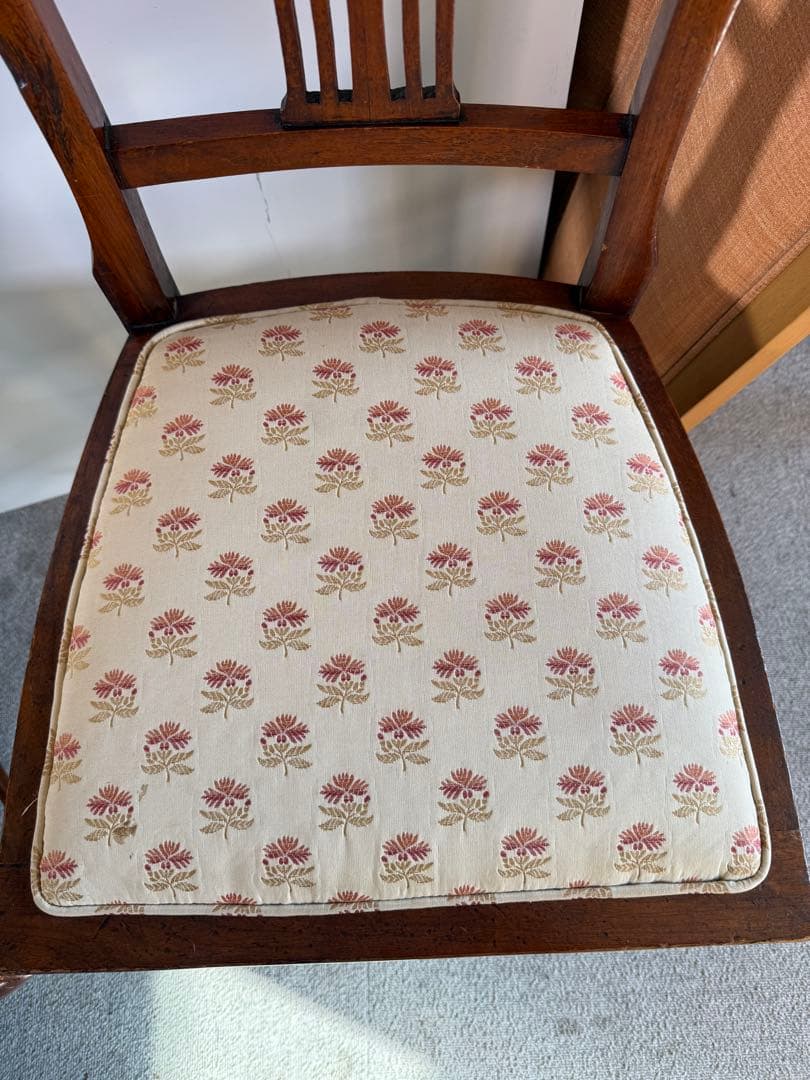 英国製 アンティーク ダイニングチェア 2脚 猫脚 透かし彫 クイーンアン様式