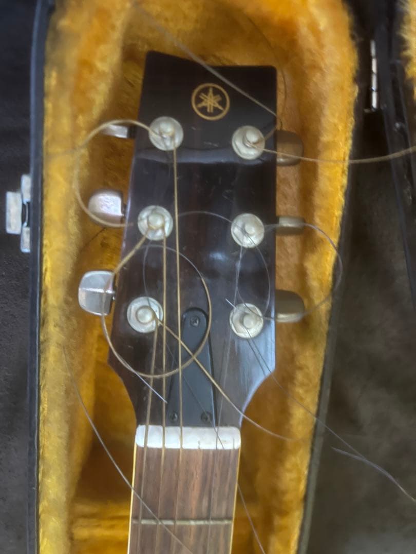 ヤマハ　ＦＧ３００J 　１９７４年　黒ラベル 　ケース付