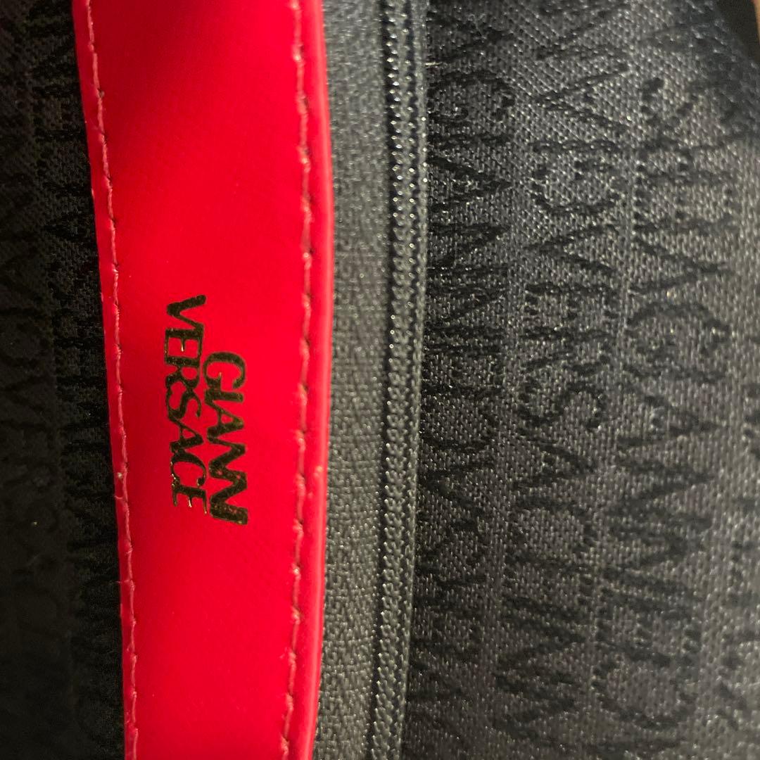 ジャンニヴェルサーチ ハンドバッグ 赤 レザー チャーム付