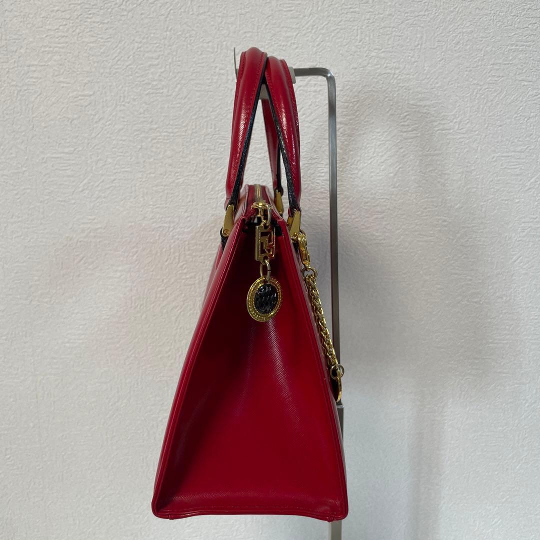 ジャンニヴェルサーチ ハンドバッグ 赤 レザー チャーム付