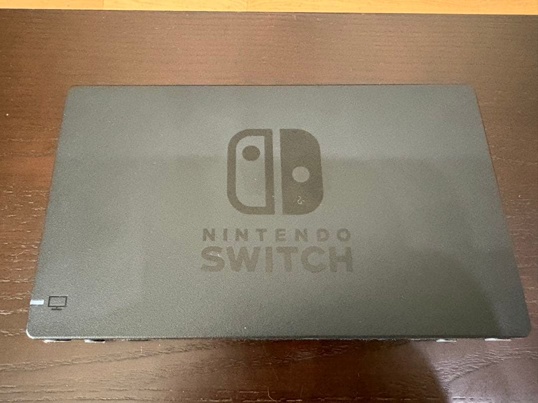 きゅーP　美品・Nintendo Switch 本体 /青 赤