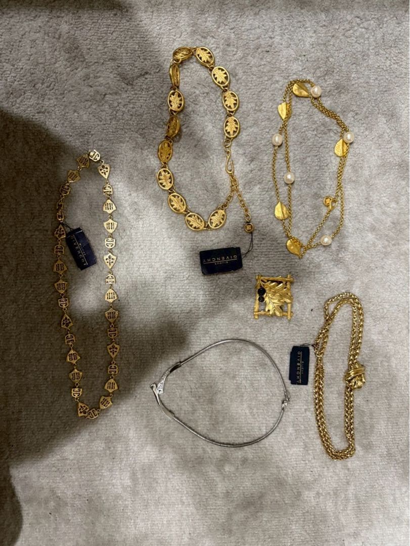 d*2様 Givenchy アクセサリーおまとめ６点