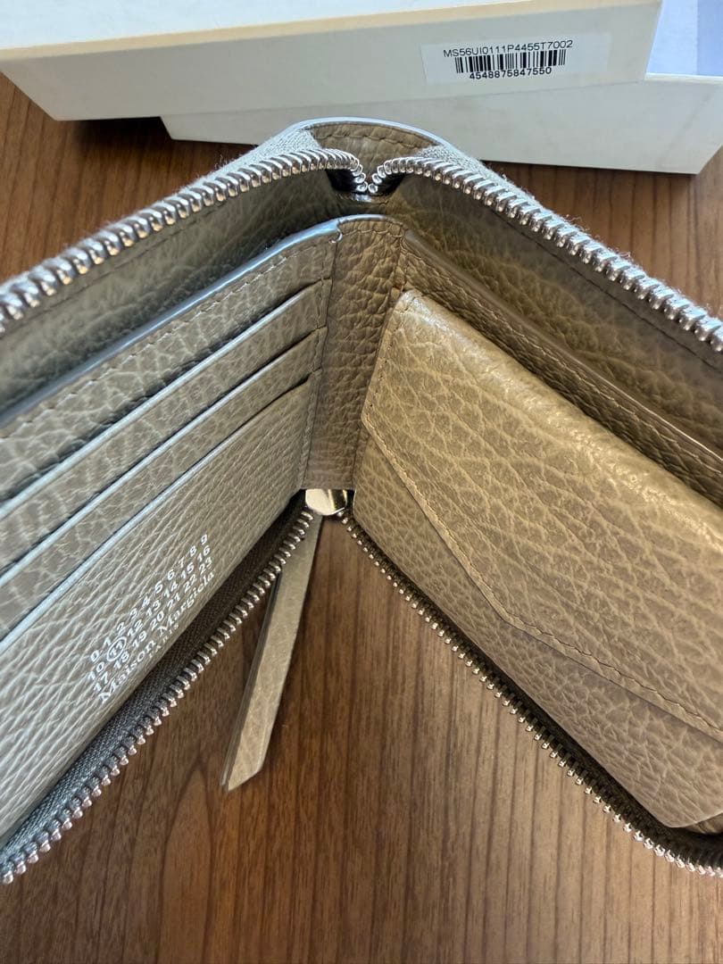 メゾンマルジェラ2つ折り財布