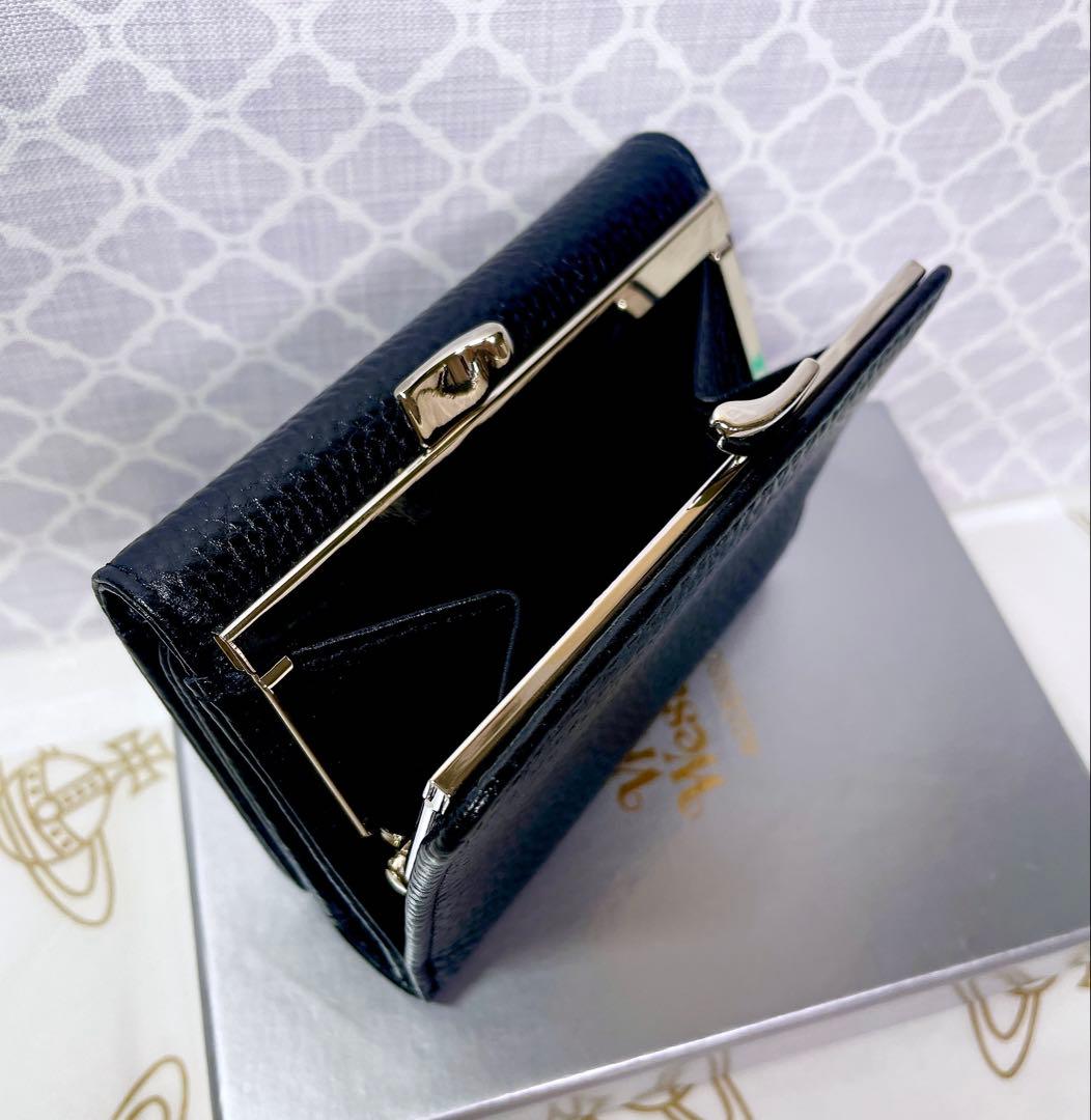 【最新✨️ショッパー付】新品 ヴィヴィアン・ウエストウッド　三折り財布 ブラック