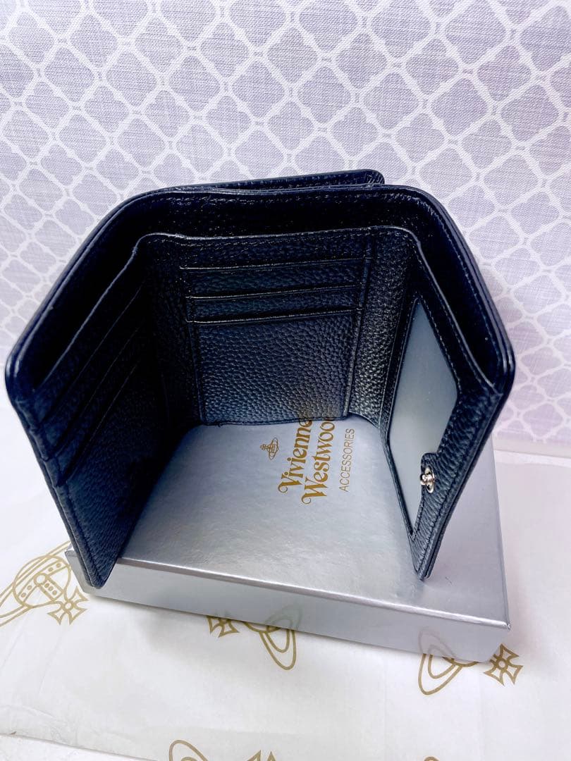【最新✨️ショッパー付】新品 ヴィヴィアン・ウエストウッド　三折り財布 ブラック