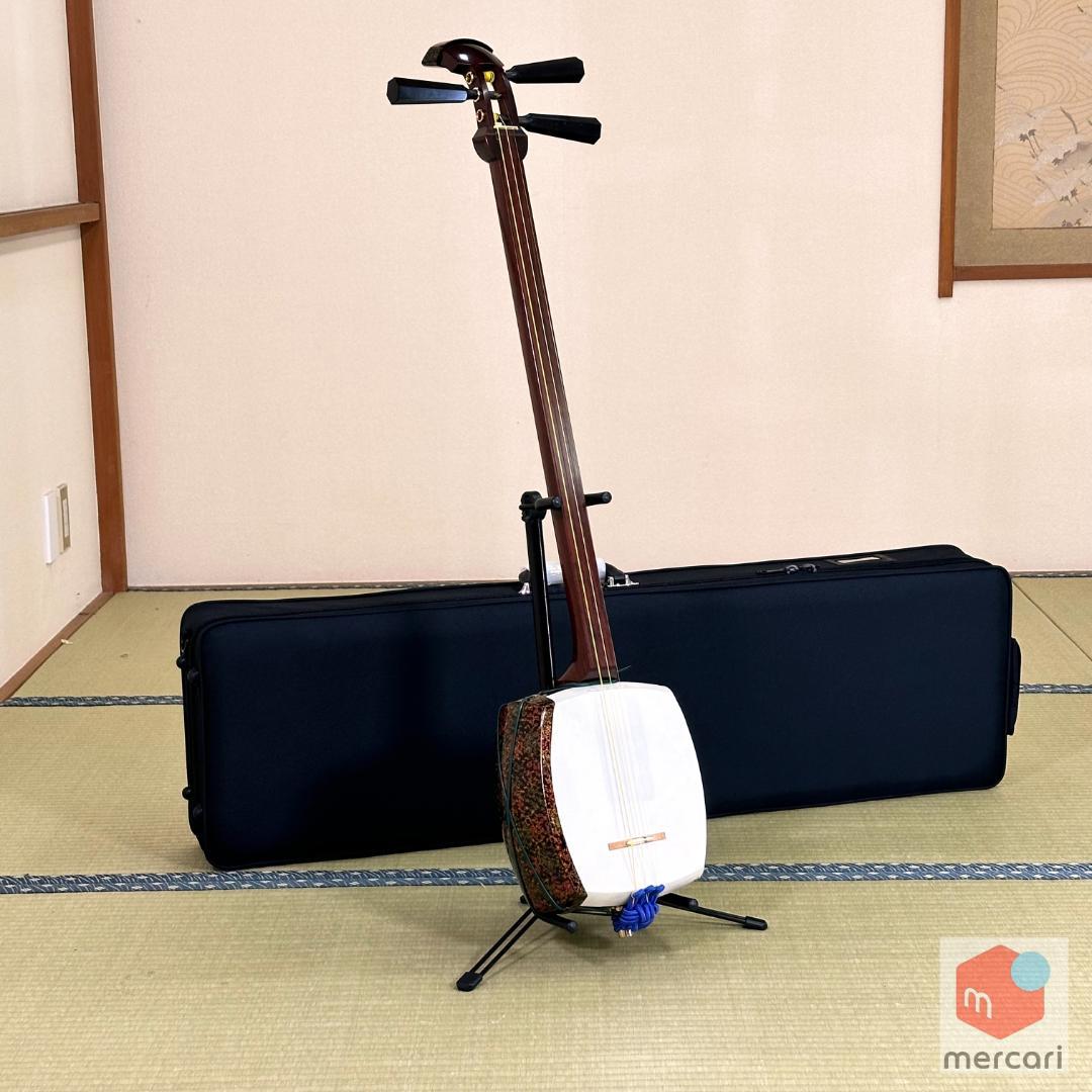 新品 津軽三味線 本体 紅木 太棹 展示品 新品軽量ケース付 新津01