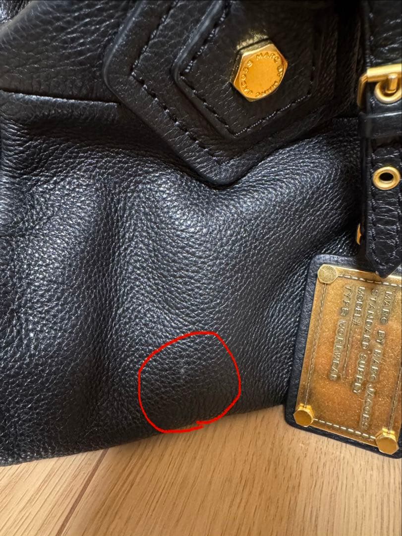 MARC JACOBS黒のレザーショルダーバッグ