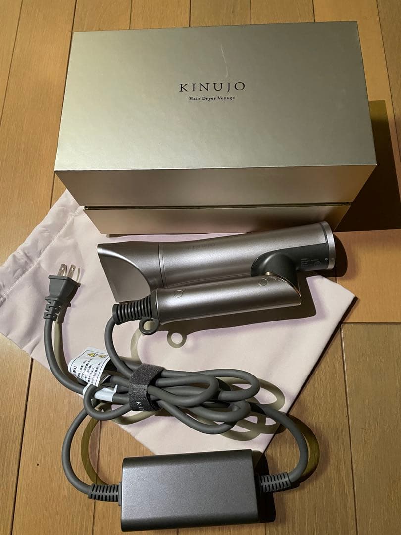 R*i様 KINUJO ヘアドライヤー シルバー