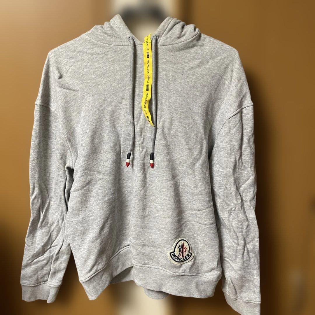 MONCLER 1952 グレー パーカー