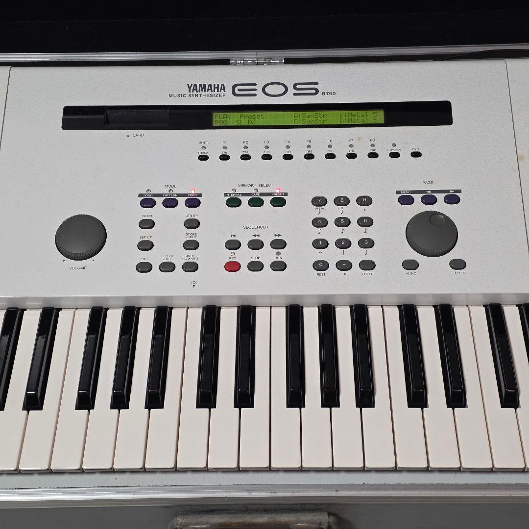 YAMAHA EOS B700 ハードケース付 ヤマハ シンセサイザー 小室哲哉