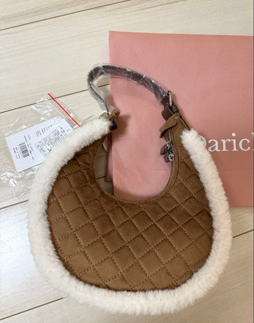 Darich ダーリッチ キルティングハーフムーンバッグ ムートン ブラウン