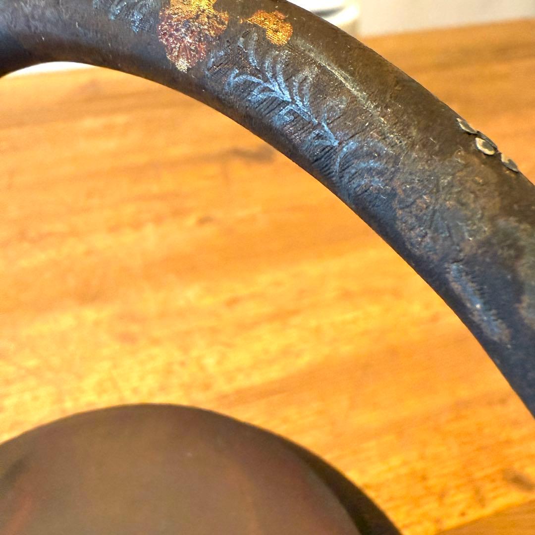 南部鉄瓶 金象嵌取手 意外に可愛いぐるぐる渦巻き文様 茶道具 明治〜昭和初期