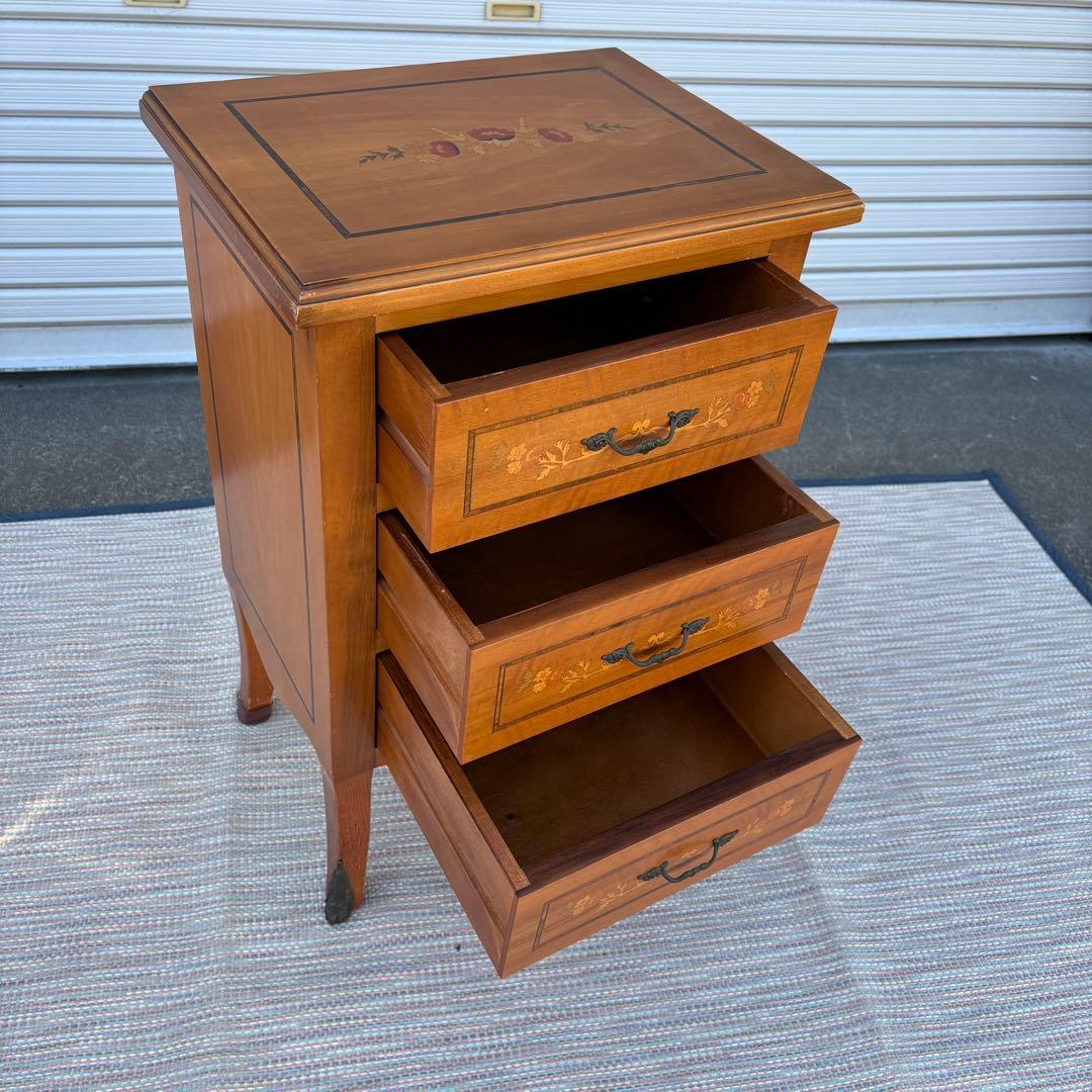 【送料込】アンティーク家具　猫足　木製チェスト　サイドボード　象嵌　英国風