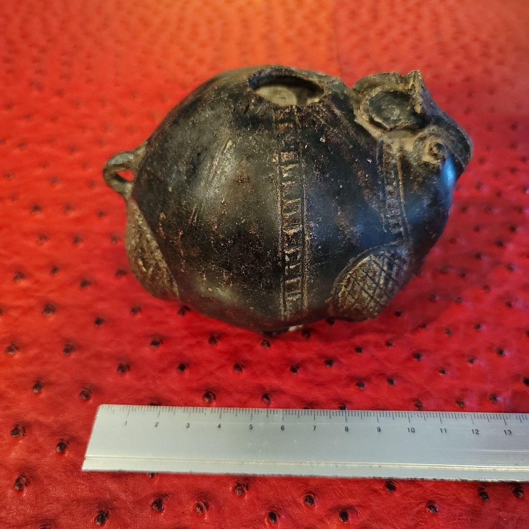 クメール王朝時代の褐釉兎型壺