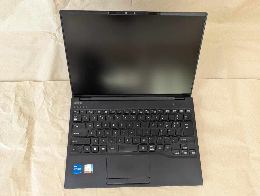 富士通 LIFEBOOK 第13世代Core i5/16GB/1TB/689g