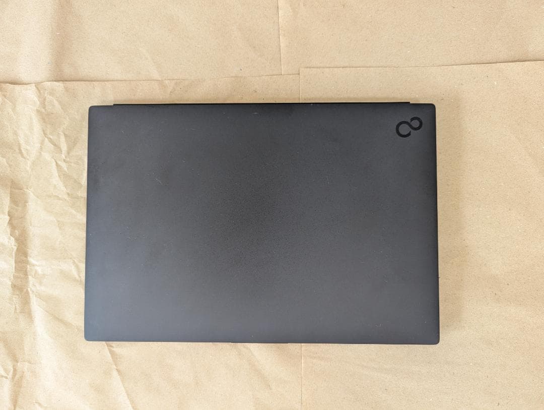 富士通 LIFEBOOK 第13世代Core i5/16GB/1TB/689g