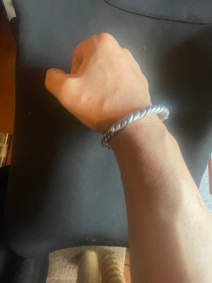 BWLツインテッドバングル