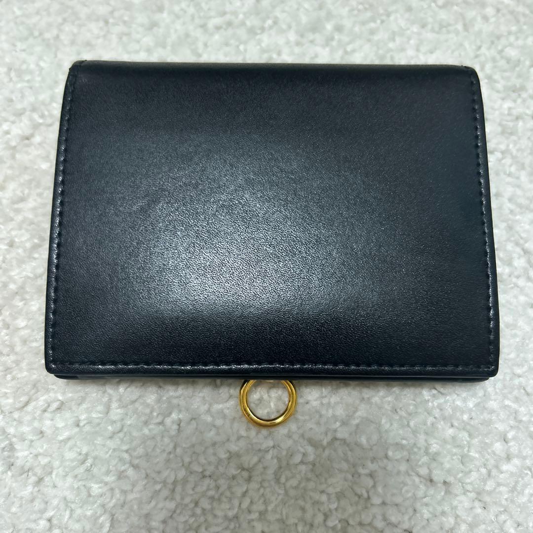 FENDI 二つ折りミニ財布　黒✖️ゴールド　美品