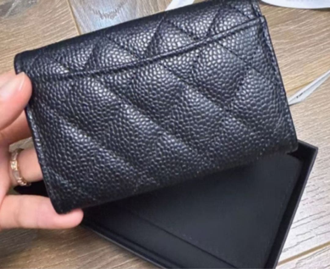 値下げしました！CHANELキャビアスキン 三つ折り財布 マトラッセ ブラック