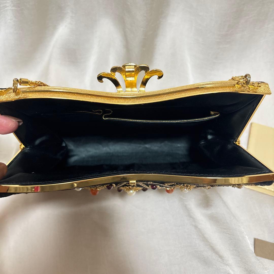 新品未使用 LUMYはしもと 皇室御用達 ビーズ パーティーバッグ 黒