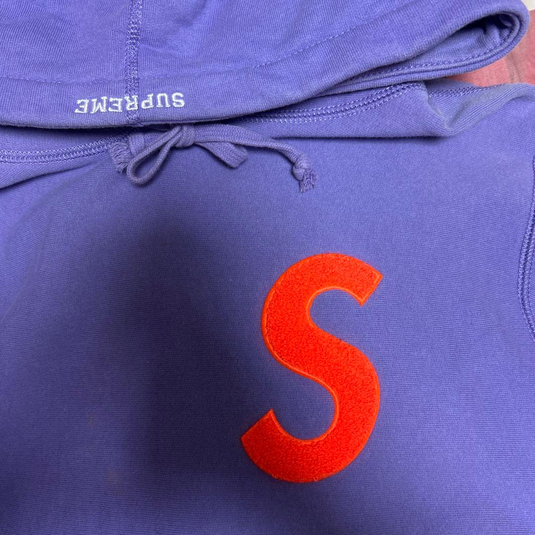 supremeパーカーSロゴ紫