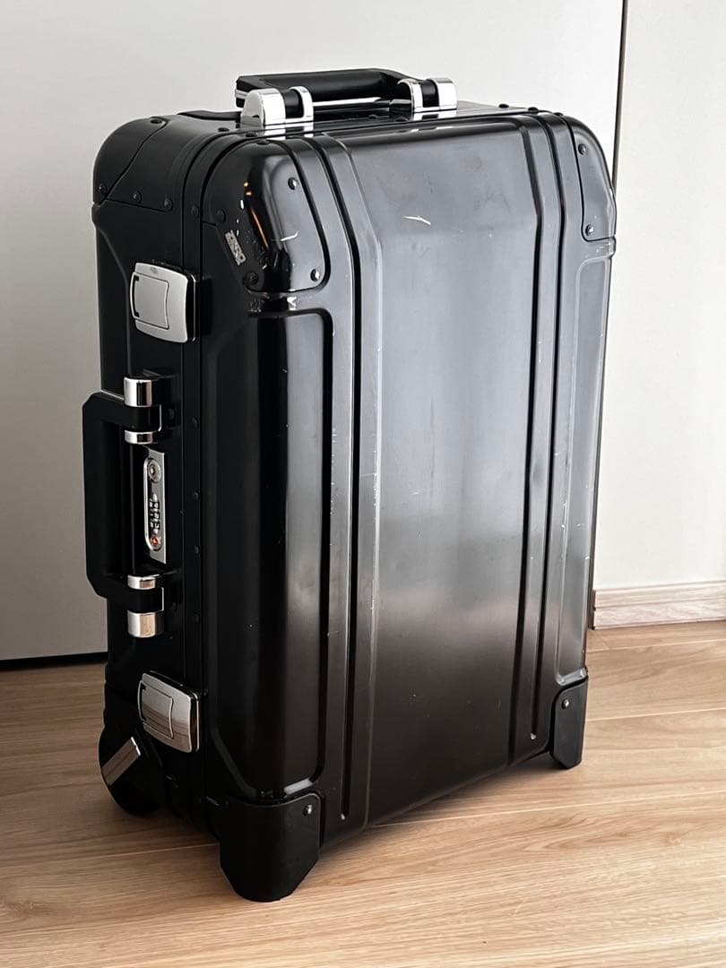ゼロハリバートン　アルミ　スーツケース　31L 2輪
