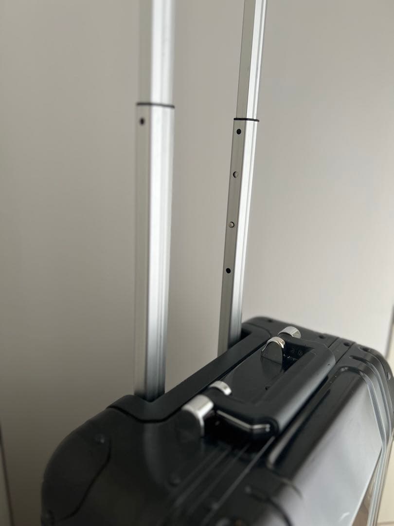 ゼロハリバートン　アルミ　スーツケース　31L 2輪