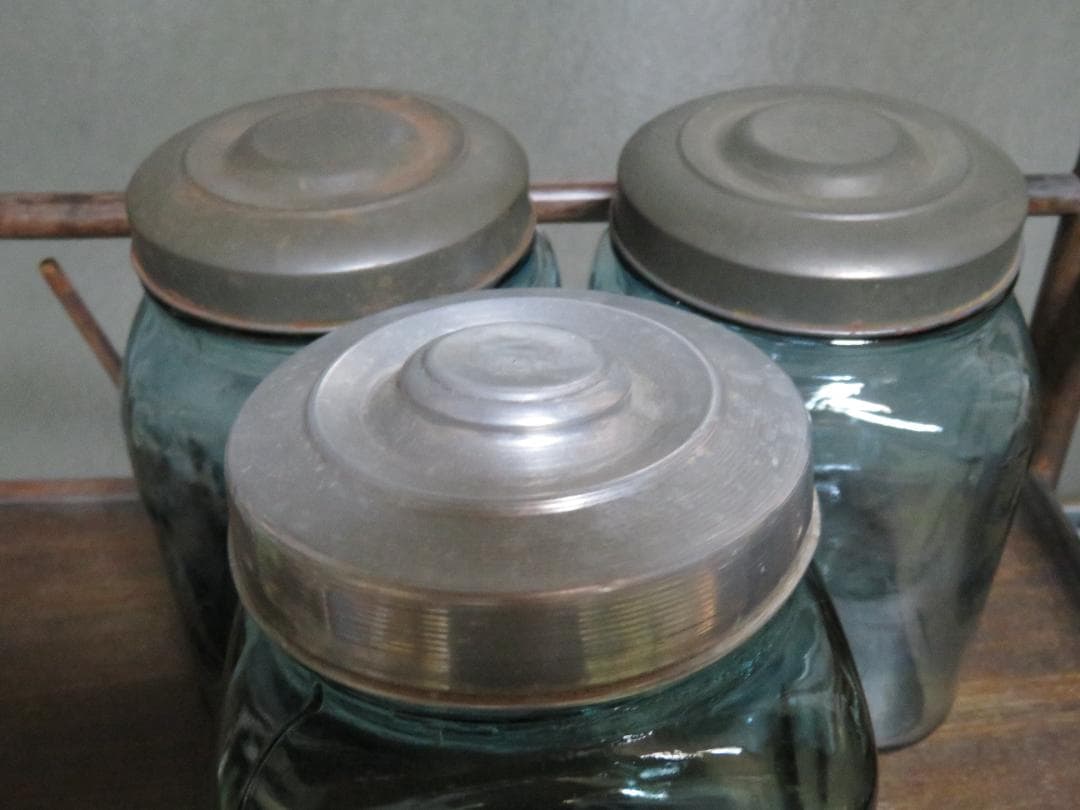 ◆392◆【昭和レトロ】蓋付ガラス瓶3個セットレトロ瓶 飴屋瓶 アルミ蓋