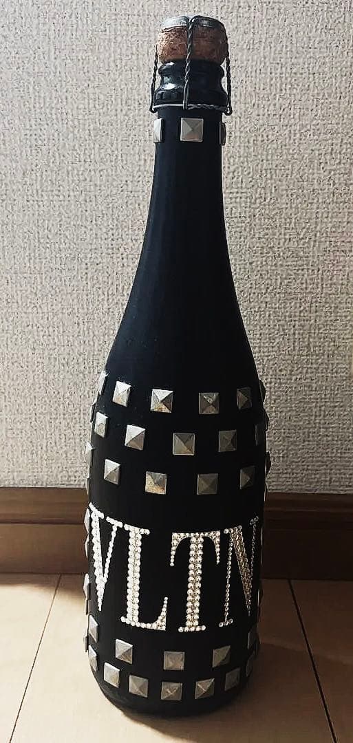 シャンパン (VALENTINOロゴ入り)