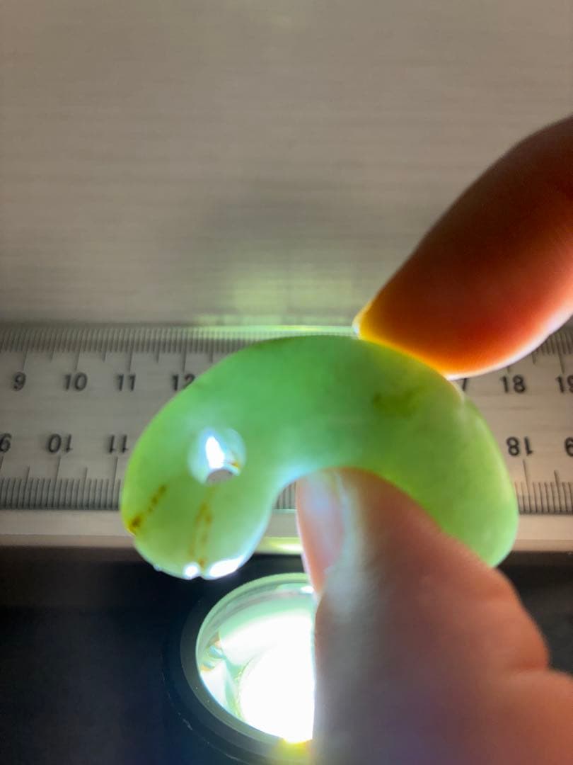 勾玉　出土品　縄文期　弥生期　ろうかん　翡翠　ヒスイ　糸魚川