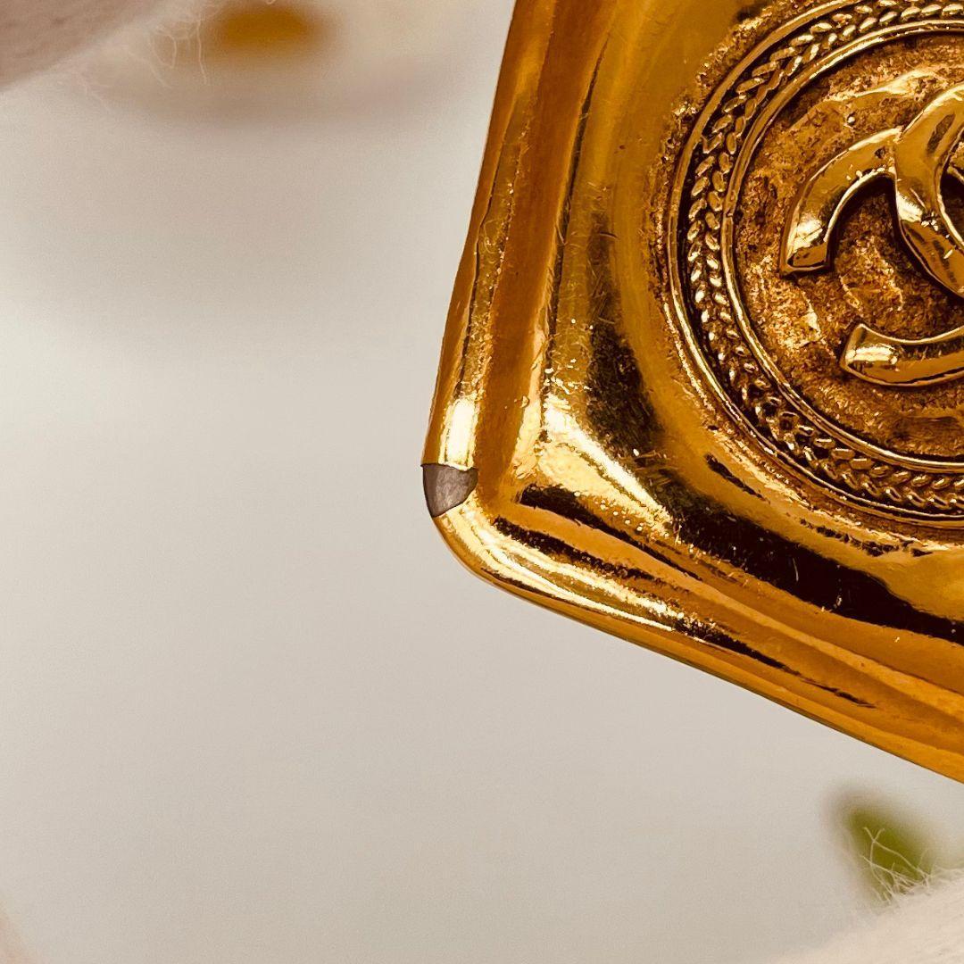 CHANEL シャネル ダイヤ型 ブローチ ゴールド メタル　マメあり