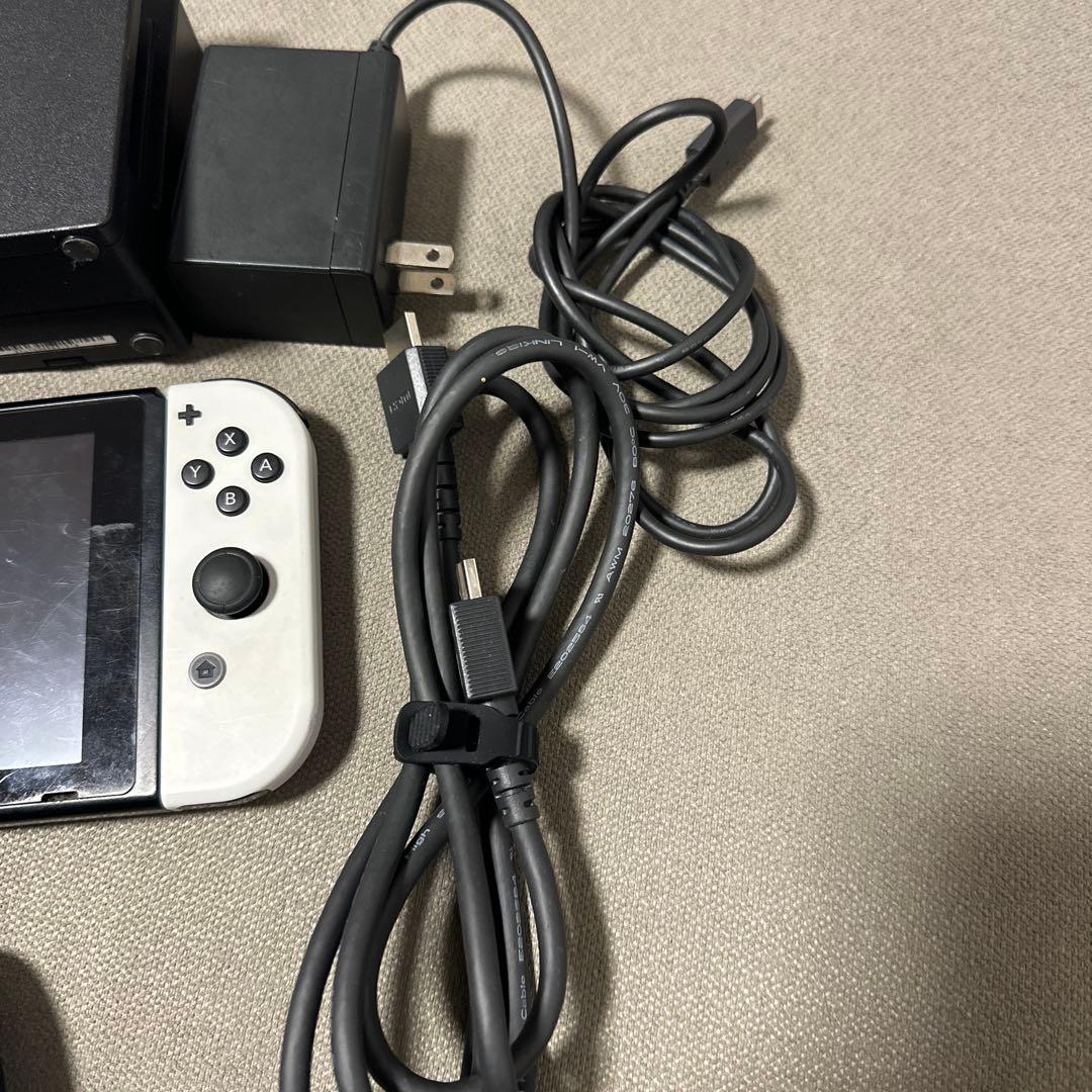 Nintendo Switch 本体 ホワイト/ブラック 初期化済