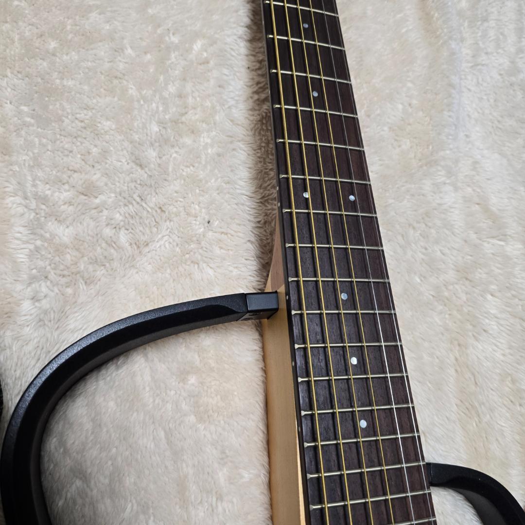 ヤマハ サイレントギター SLG-100S（チューナー、専用ケース、スタンド付）