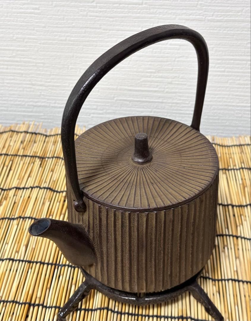 新品　岩手県奥州水沢幸工芸　現代の名工 佐藤勝久造　利休型蛇ノ目１３型　南部鉄瓶