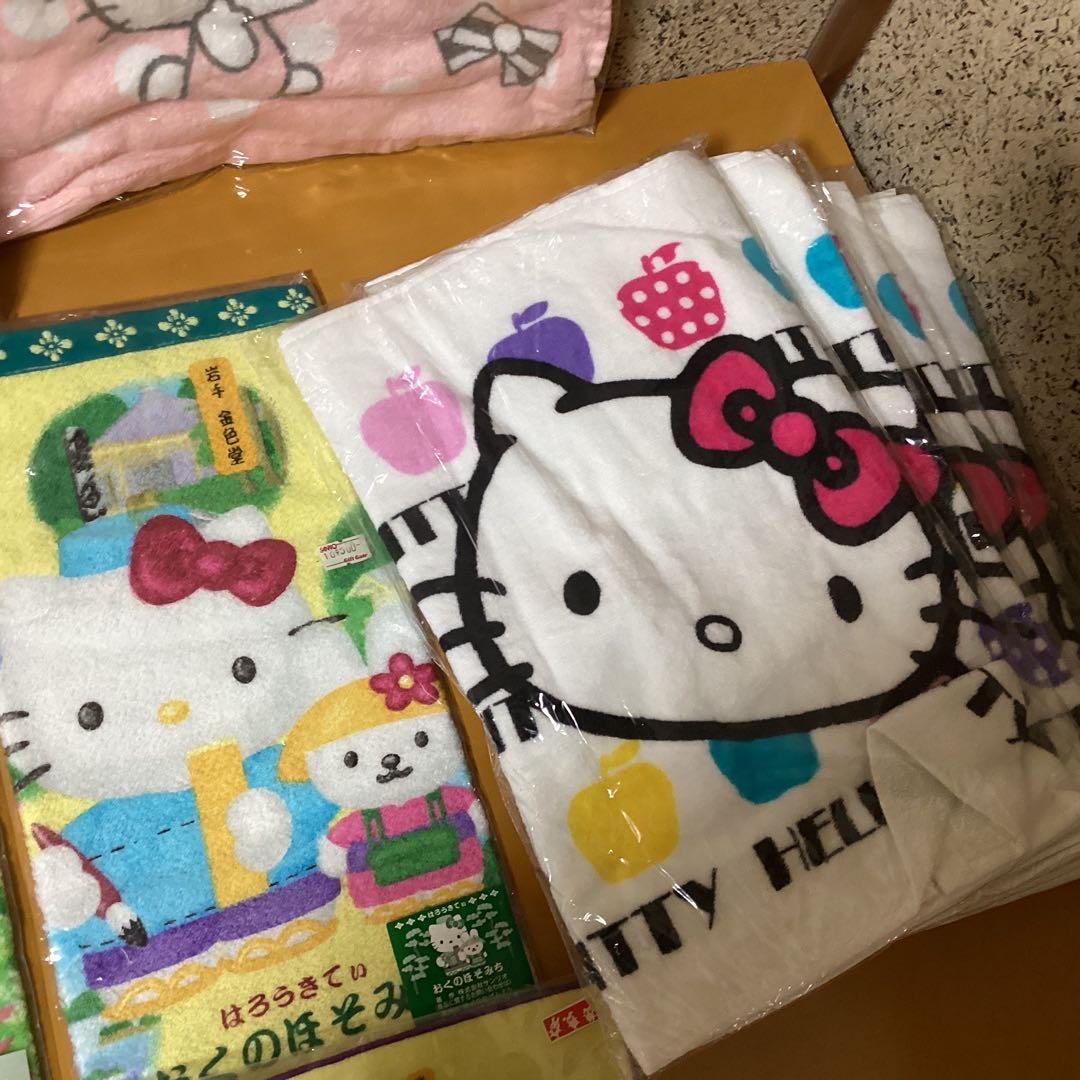 2066 ハローキティデザインタオルおまとめ